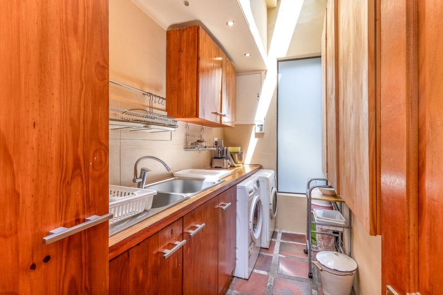 6 Bedroom Property for Sale in Paarl Central Western Cape